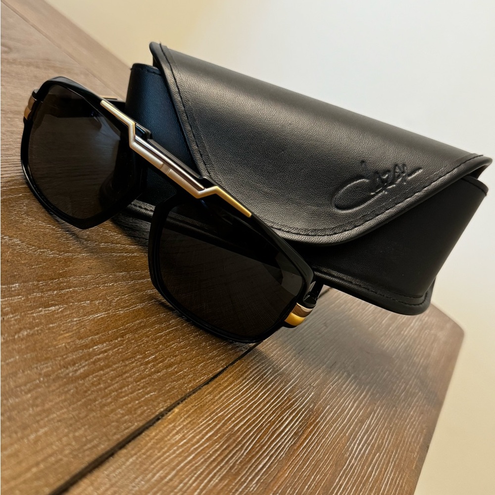 Cazal 8022 Men’s sunglasses (black and gold)